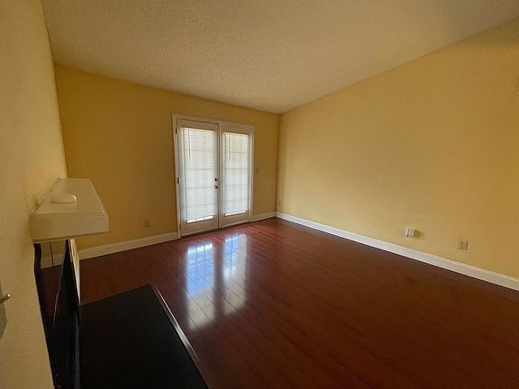 3rd image of 2550 N Alafaya Trl APT 2302