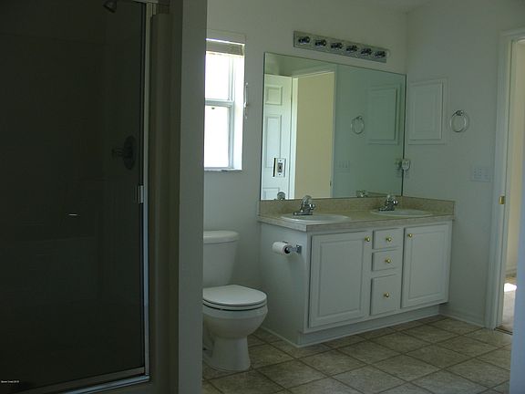 4th image of 3817 La Flor Dr