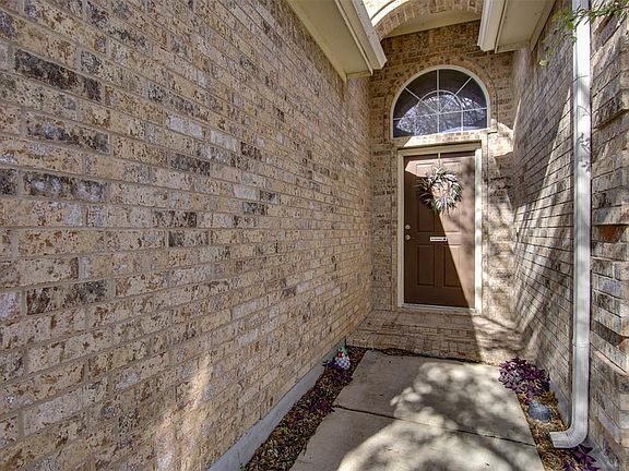 3rd image of 1236 Sweetwater Dr