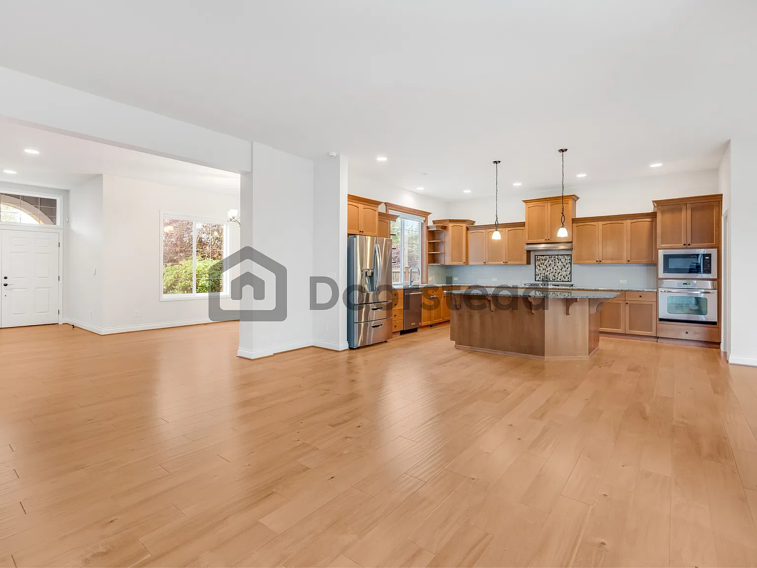 3 bed, 2.5 bath, 2942 sqft, $4,750 — Photo 3