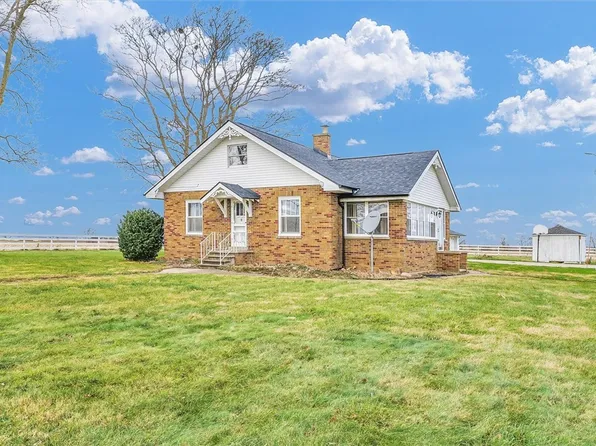 1282 County Road 425n Rd, Windsor, IL 61957