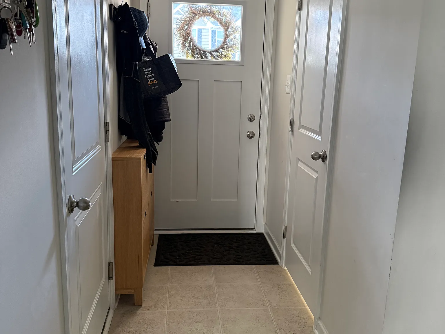 3 bed, 1442 sqft, $900 — Photo 2