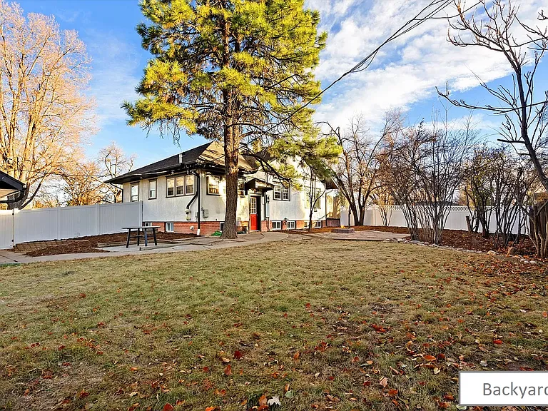 426 E Prospect Rd — Photo 16