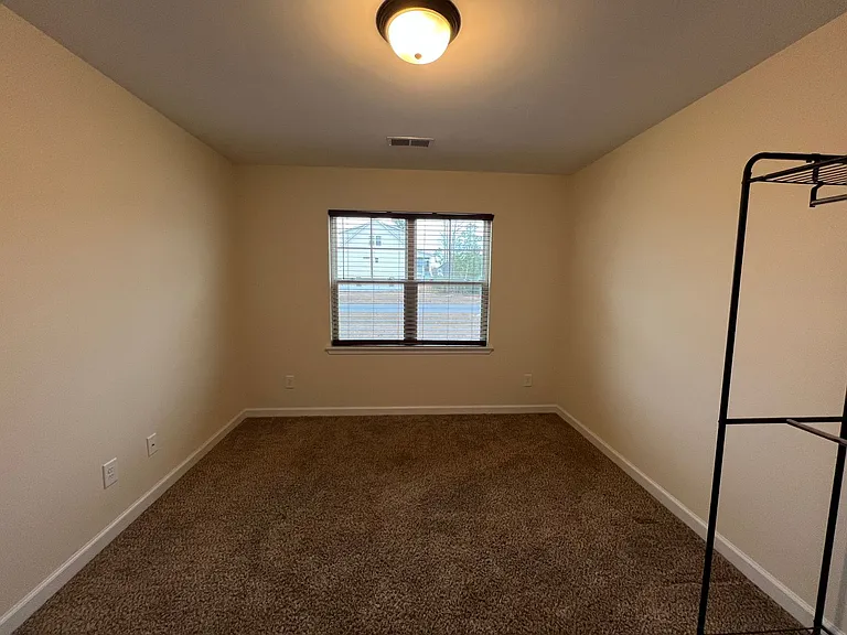 310 Landon Ln — Photo 8