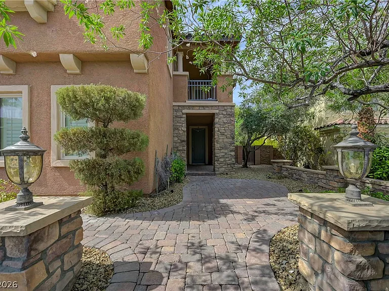 1289 Vietti St — Photo 5