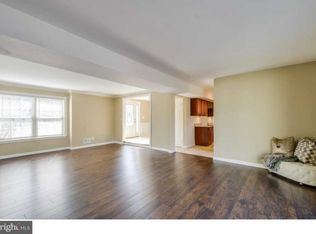506 Meadow Ct, Mount Laurel, NJ 08054