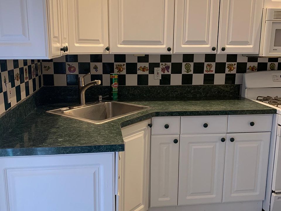 1st image of 4308 Douglaston Pkwy #1