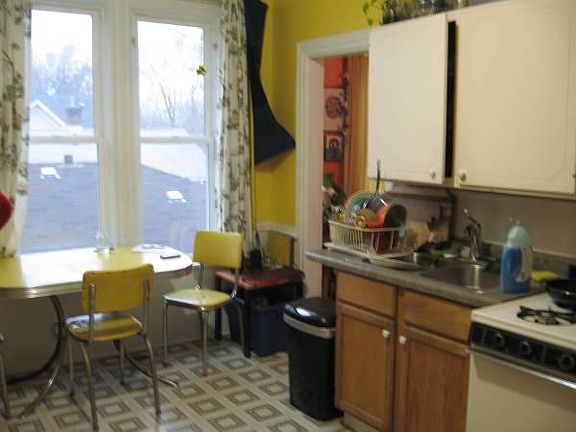3rd image of 2213 25th Ave S #2