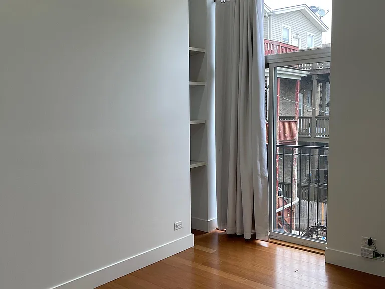 2541 W Chicago Ave #2R — Photo 12