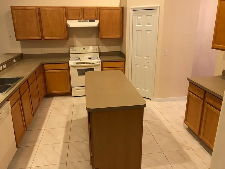 509 Albatross Dr — Photo 15