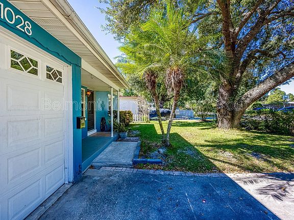 4th image of 1028 Canovia Ave