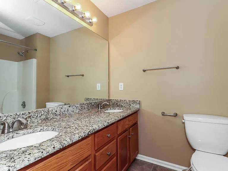 233 Galvin Trl — Photo 13