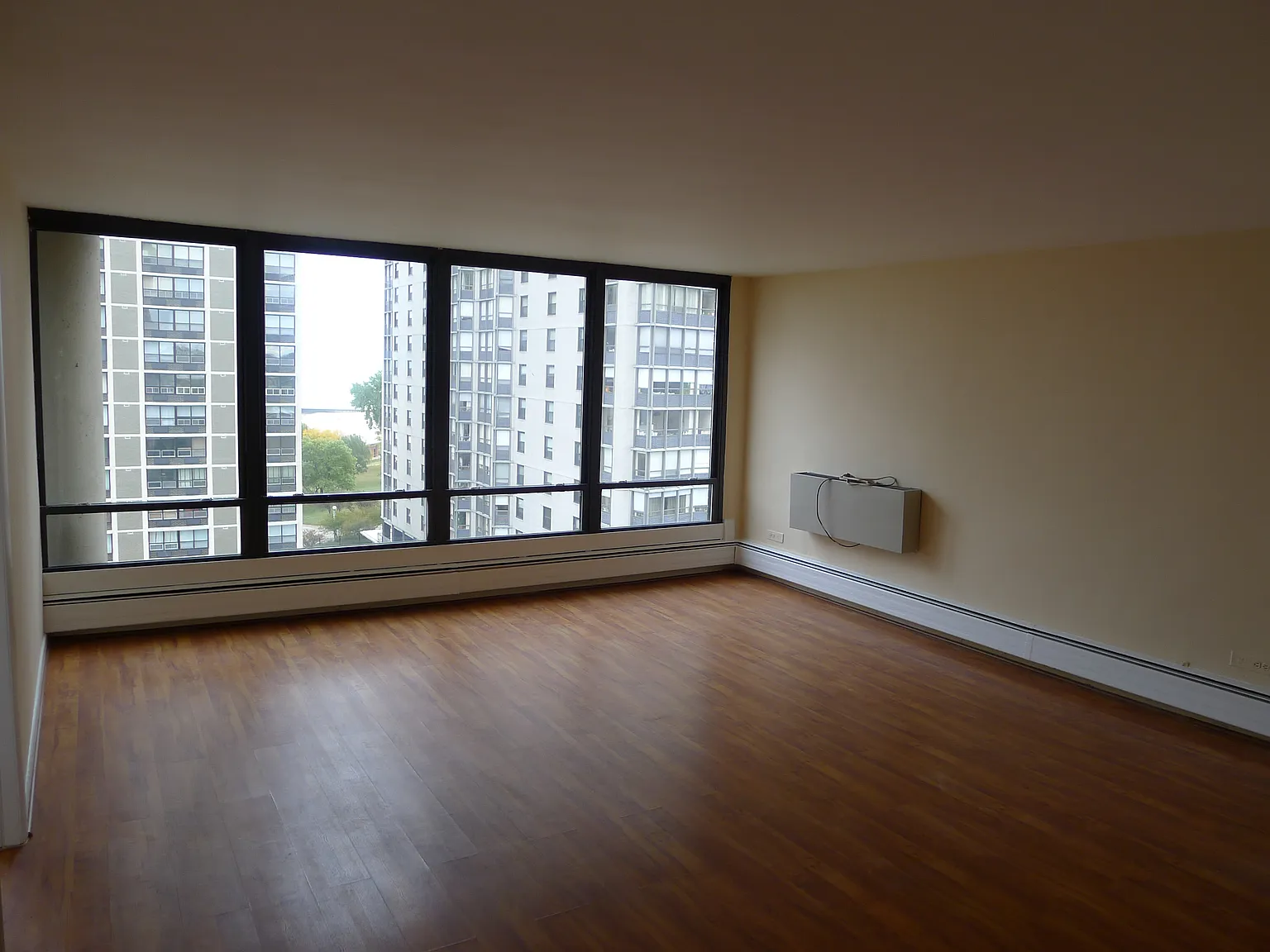 5740 N Sheridan Rd APT 9A photo 1