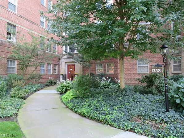 13720 Shaker Blvd APT 402, Cleveland, OH 44120