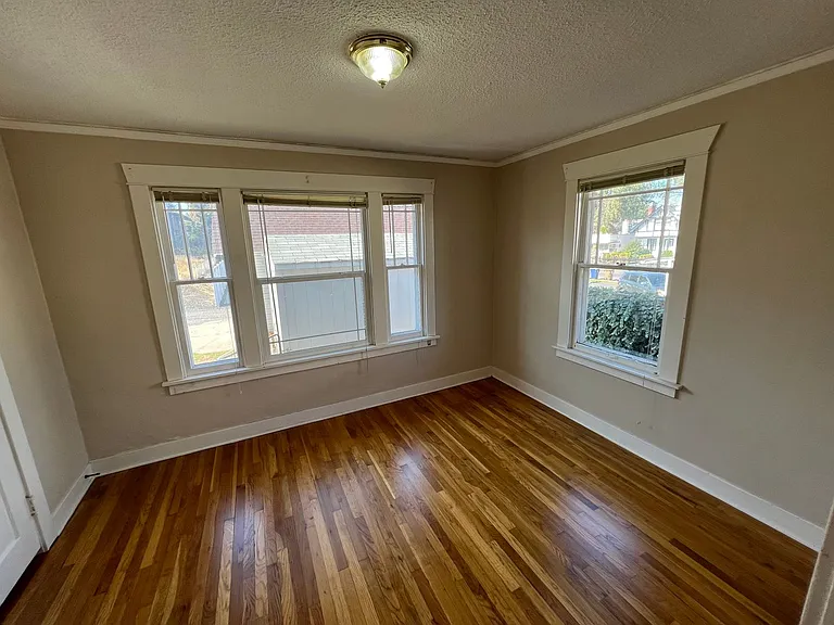 1423 N Howard St — Photo 12