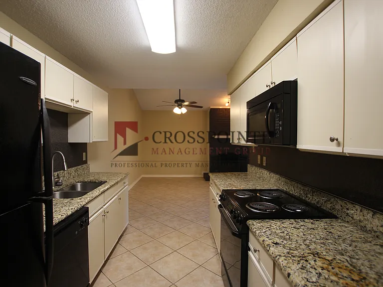 5875 Creekside Cir — Photo 13