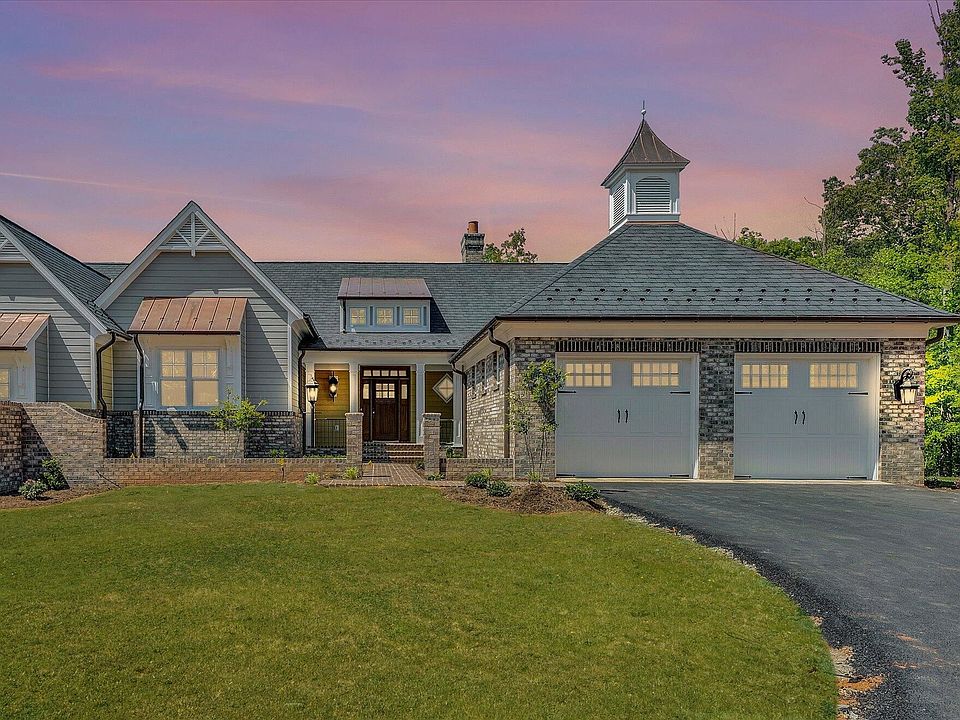 1st image of 225 Grande Villa Dr