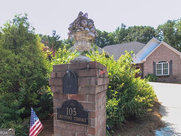 2nd image of 105 Greystone Ter