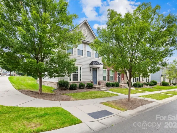 1732 Fleetwood Dr, Charlotte, NC 28208