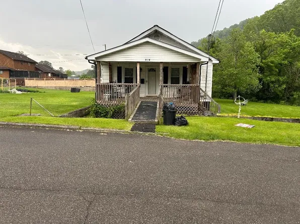 414 Fairfax Ave, Richlands, VA 24641