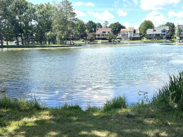 3685 Clintonville Rd, Waterford, MI 48329