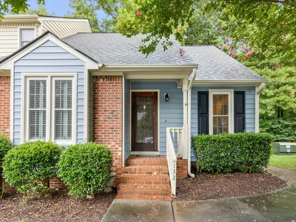 132 Sanair Ct, Apex, NC 27502