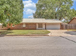 2022 W 7th Pl, Elk City, OK 73644
