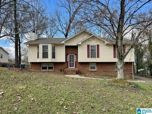 1435 Secretariat Dr, Helena, AL 35080