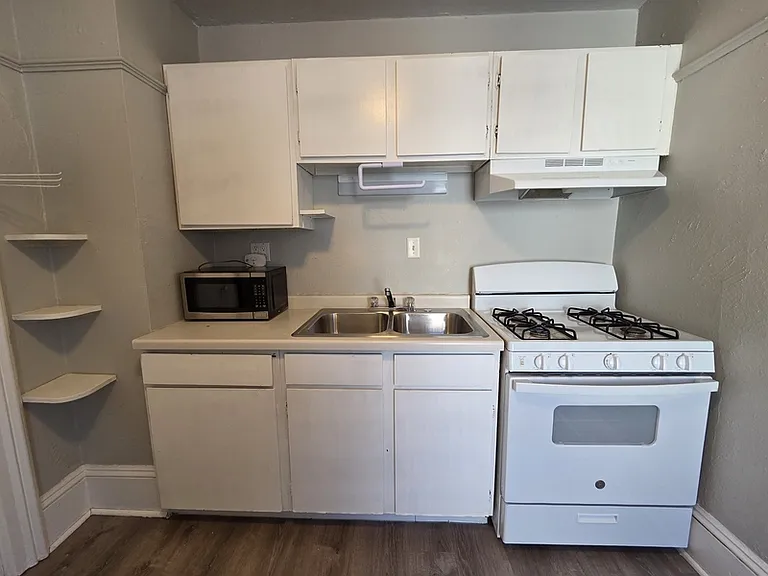 709 Franklin St #A — Photo 16