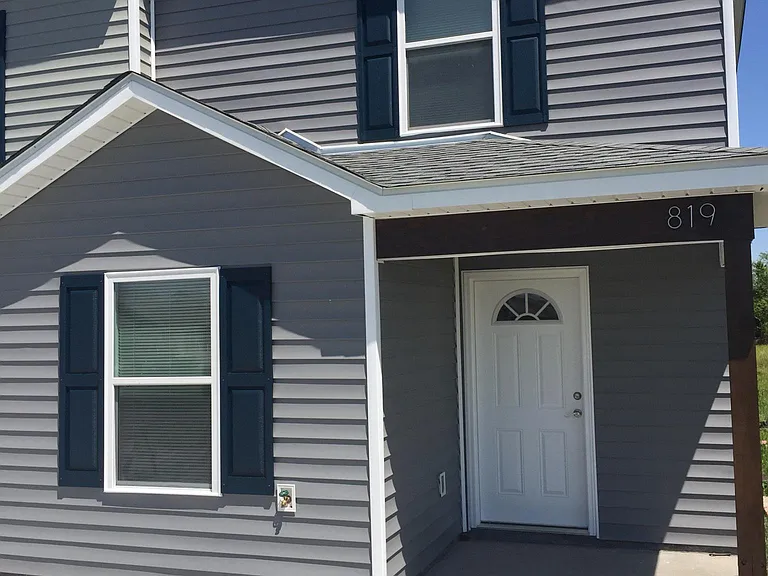 819 Bayard St — Photo 1