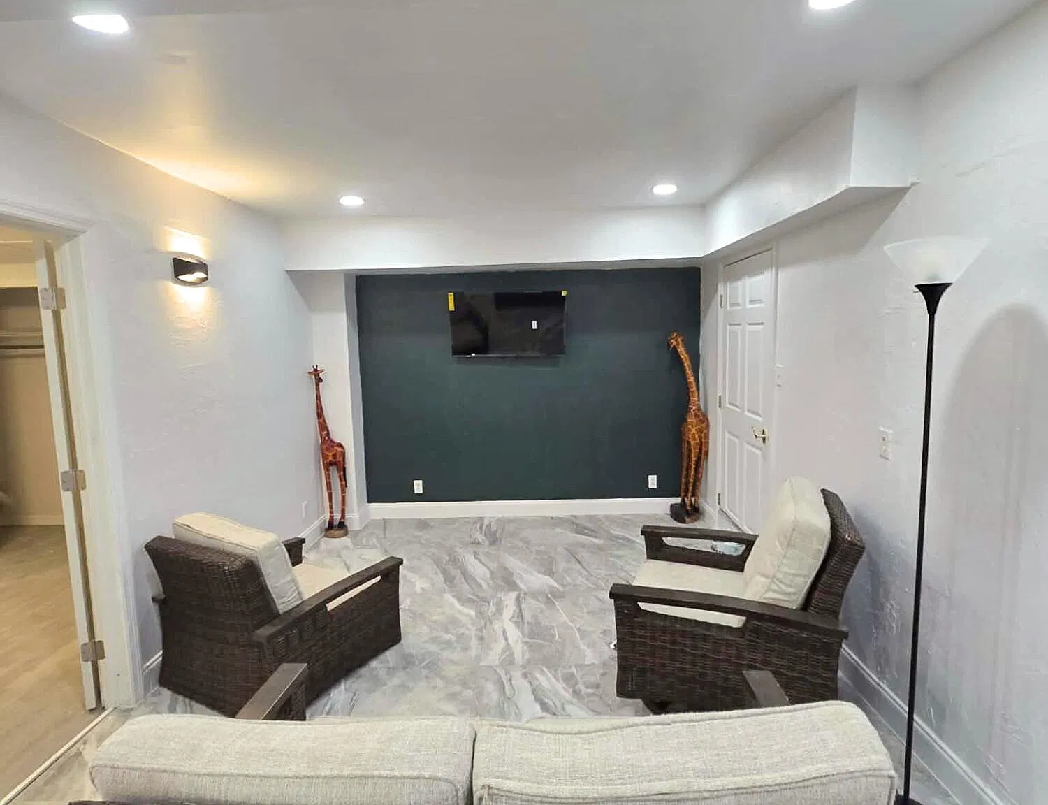 2 bed, 1.0 bath, 800 sqft, $1,150 — Photo 1