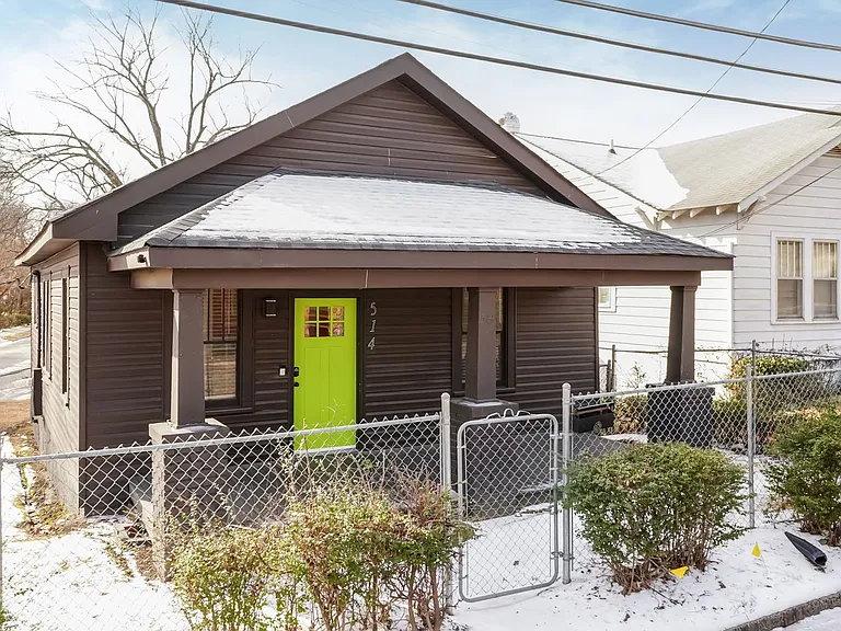 514 E Umstead St — Photo 19