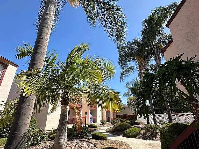 Aztec Apartments — Photo 12