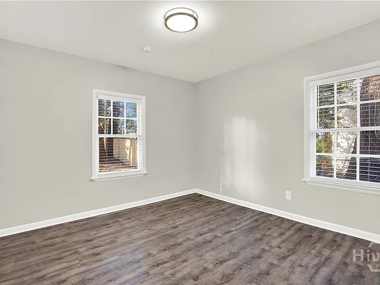 1309 E 55th St — Photo 16