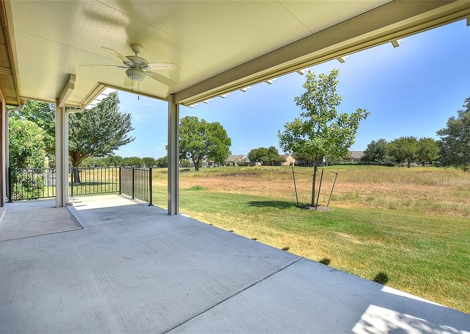 1st image of 502 Farm Hill Dr