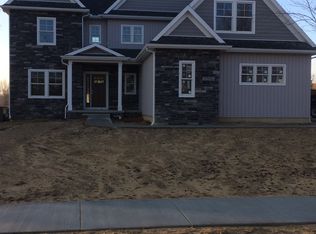 1192 Forest Brook Dr, Saint Joseph, MI 49085