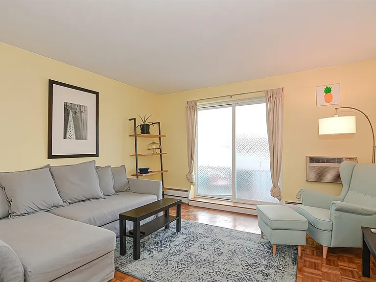 18 Pond St #7 — Photo 7