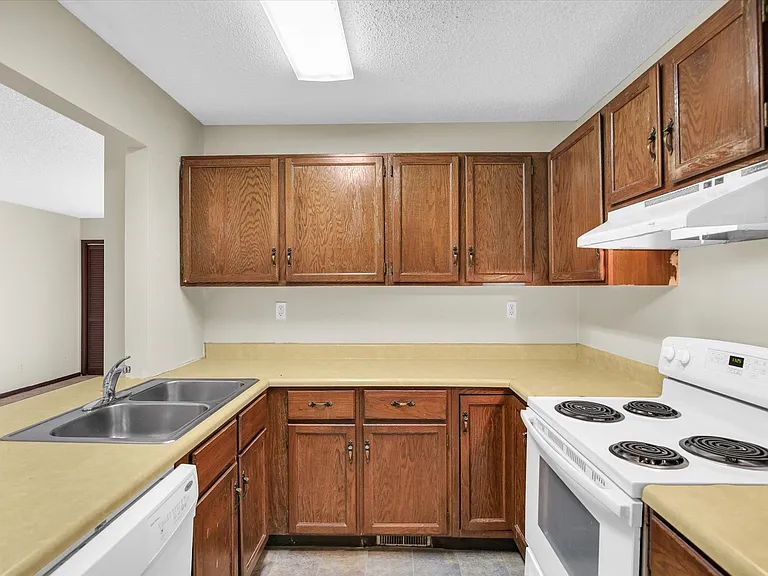 213 Keystone Dr #12 — Photo 12