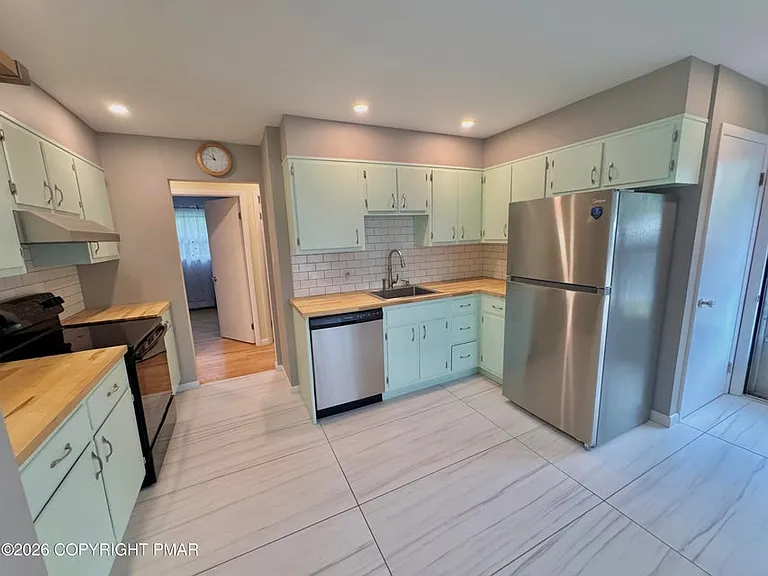 1111 Hillcrest Dr — Photo 7