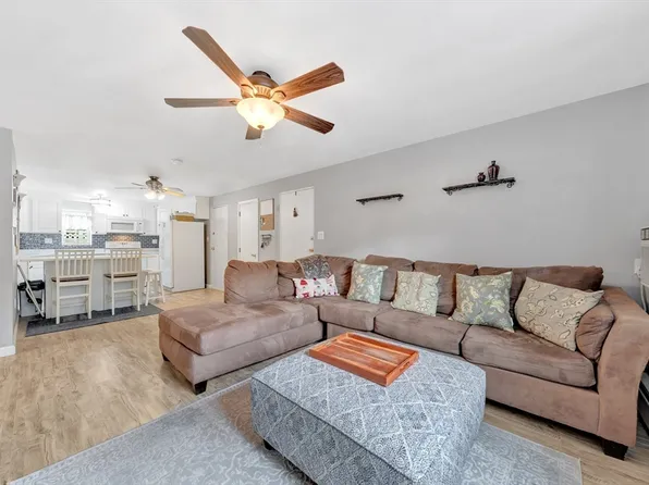 29 Arlington Rd APT 1, Woburn, MA 01801