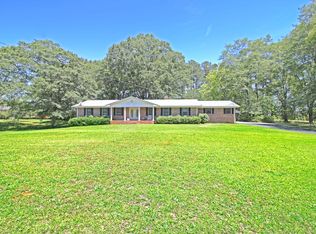 571 Parkdale Dr, Hartwell, GA 30643