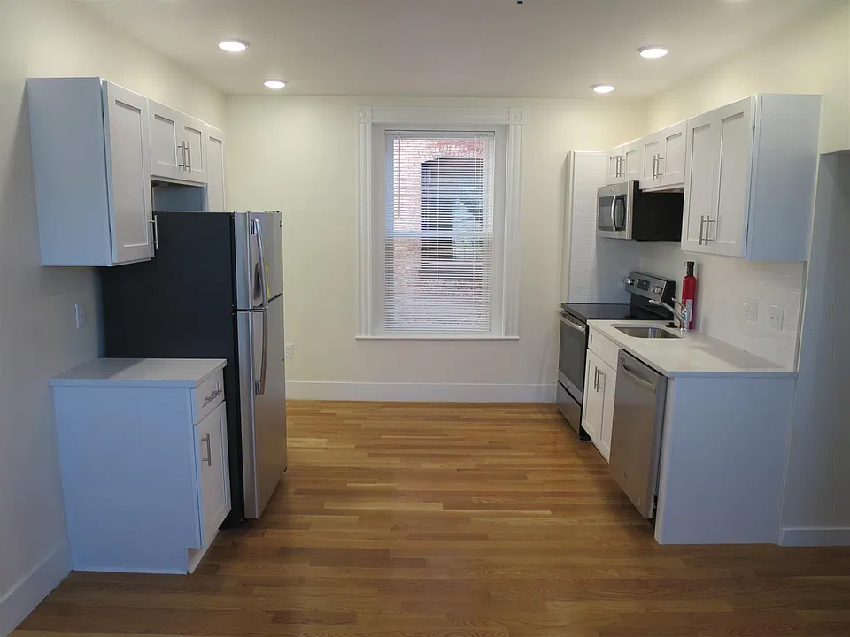 66 Highland Ave #3