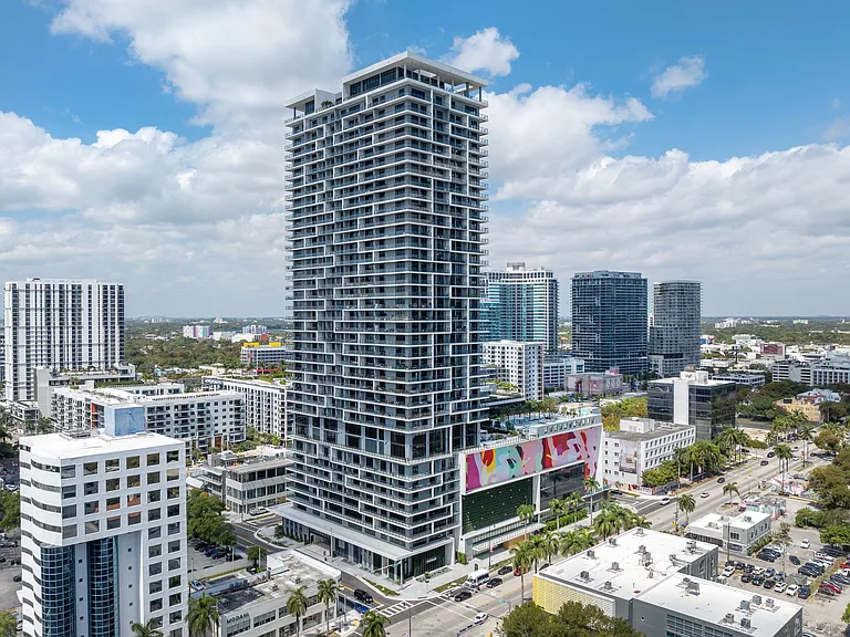 Edgewater's Premier Luxury Rental Feat. Whole Foods Market & Miami's Largest Collection of Amenities