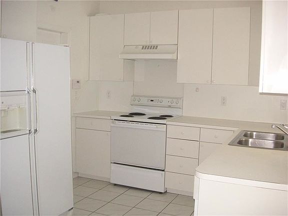 2nd image of 5414 Pointe Villa Dr