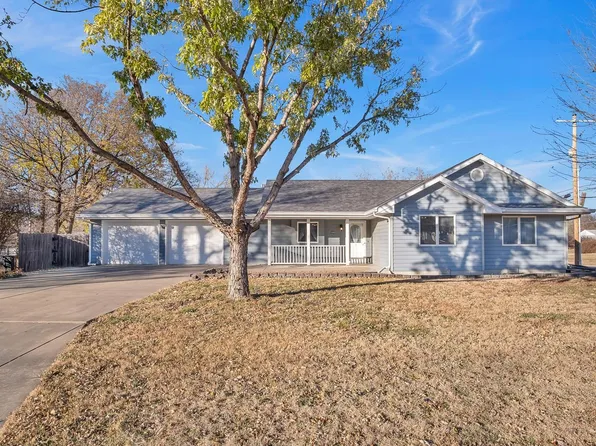 100 SW 9th St, Newton, KS 67114