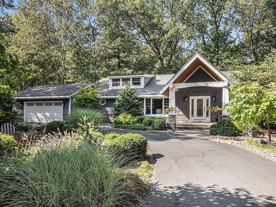 1st image of 16372 Meadow Wood Dr