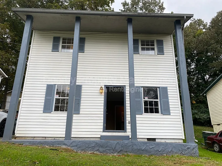 3916 Blanchard St — Photo 1