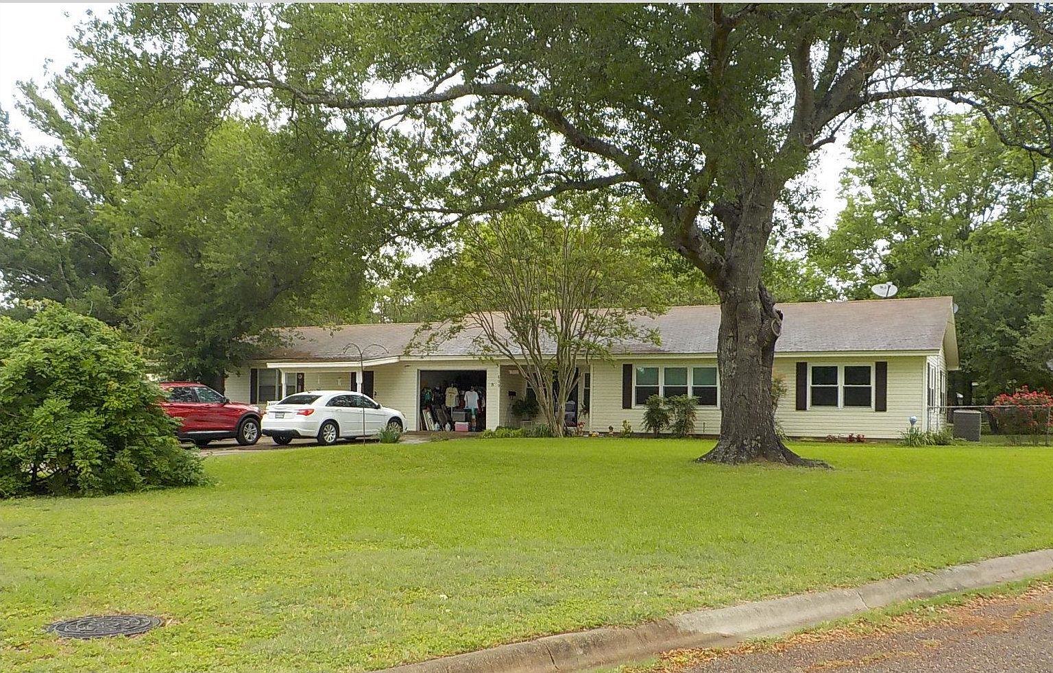 809 E Holly Ln, Mexia, TX 76667 | Zillow