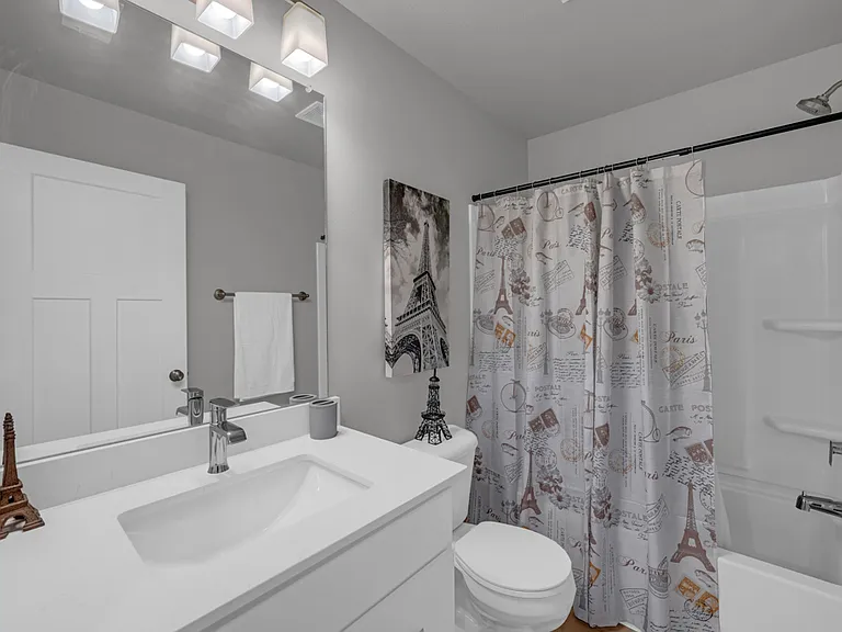 690 SE Booth Ave — Photo 19
