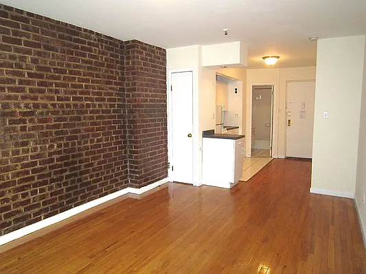 Rented by City Connections Realty | media 29